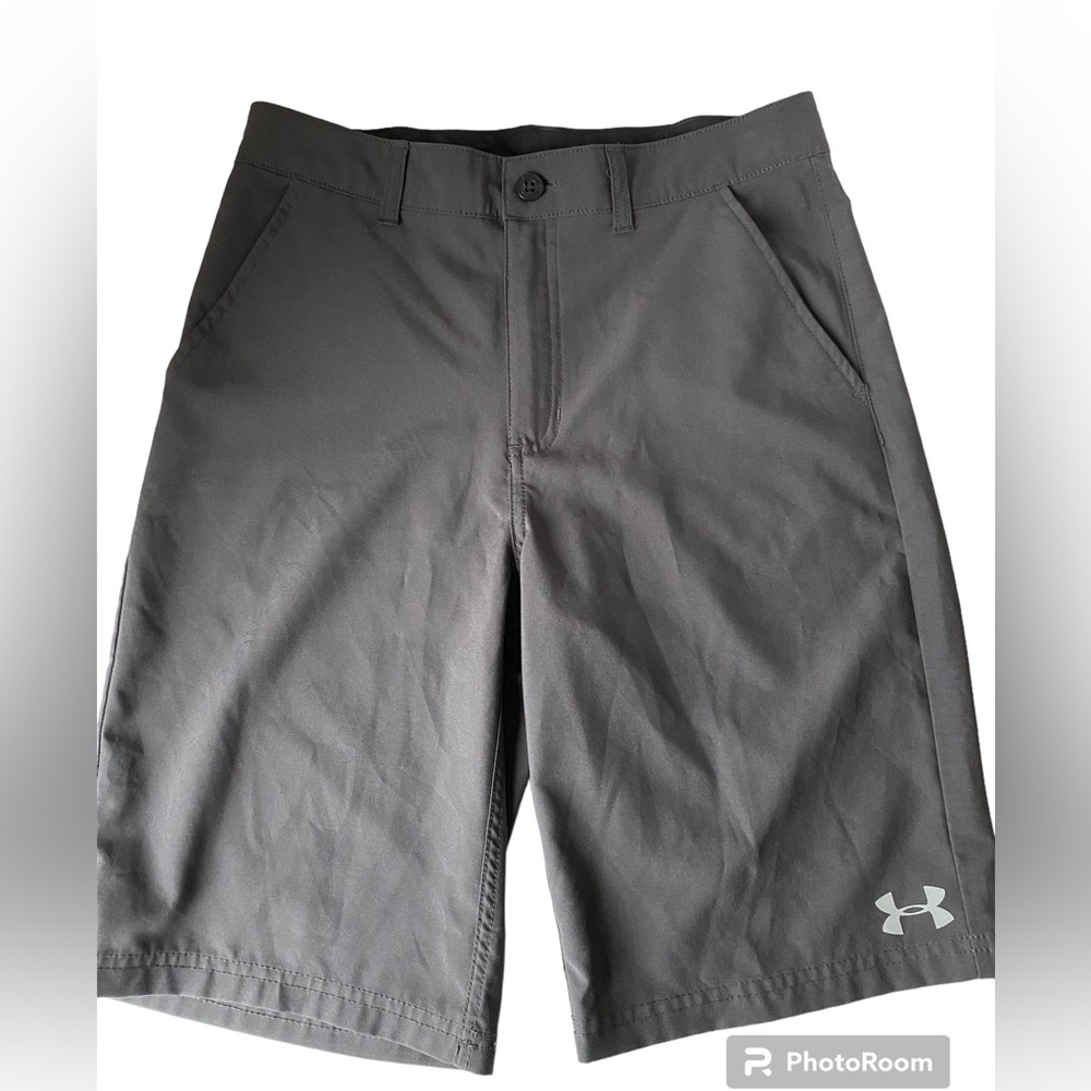 Under Armour Boys Shorts Youth Gray Size 18 GUC